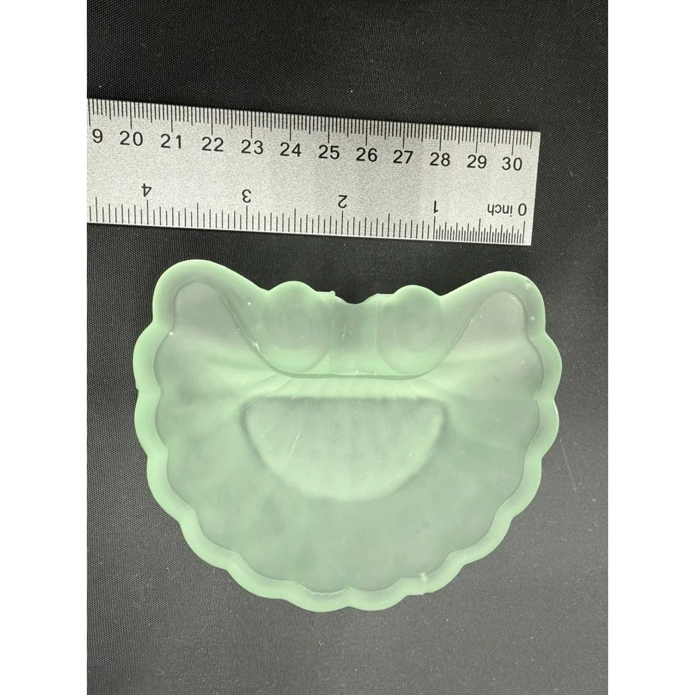 Frosted Green Glass Shell Trinket Cigarette Dish Unisex Green Scalloped 4.5